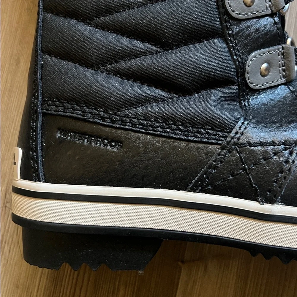NWOT Sorel Kid's Tofino II Tall Hiking Boots with Faux Fur-Trim Black Quarry